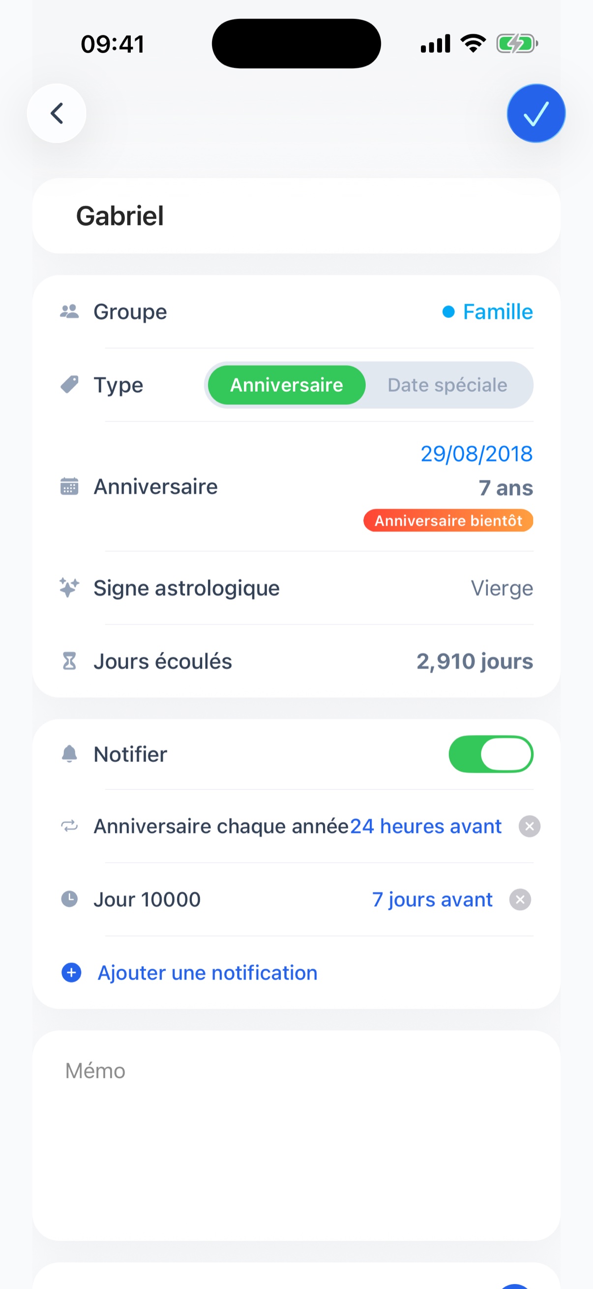Écran de détail avec l’âge, le signe astrologique, le zodiaque et les jours écoulés