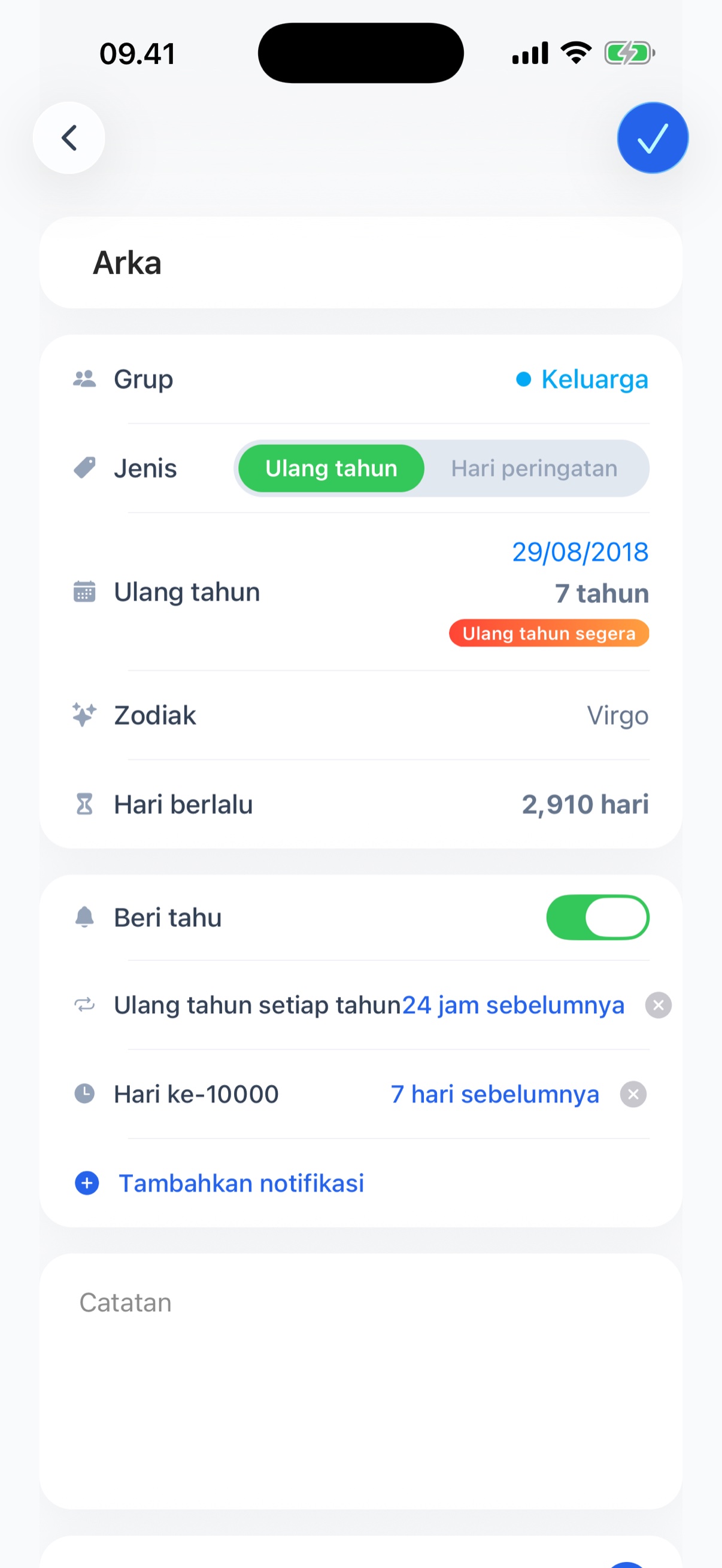 Layar detail dengan usia, zodiak, shio, dan hari yang telah berlalu