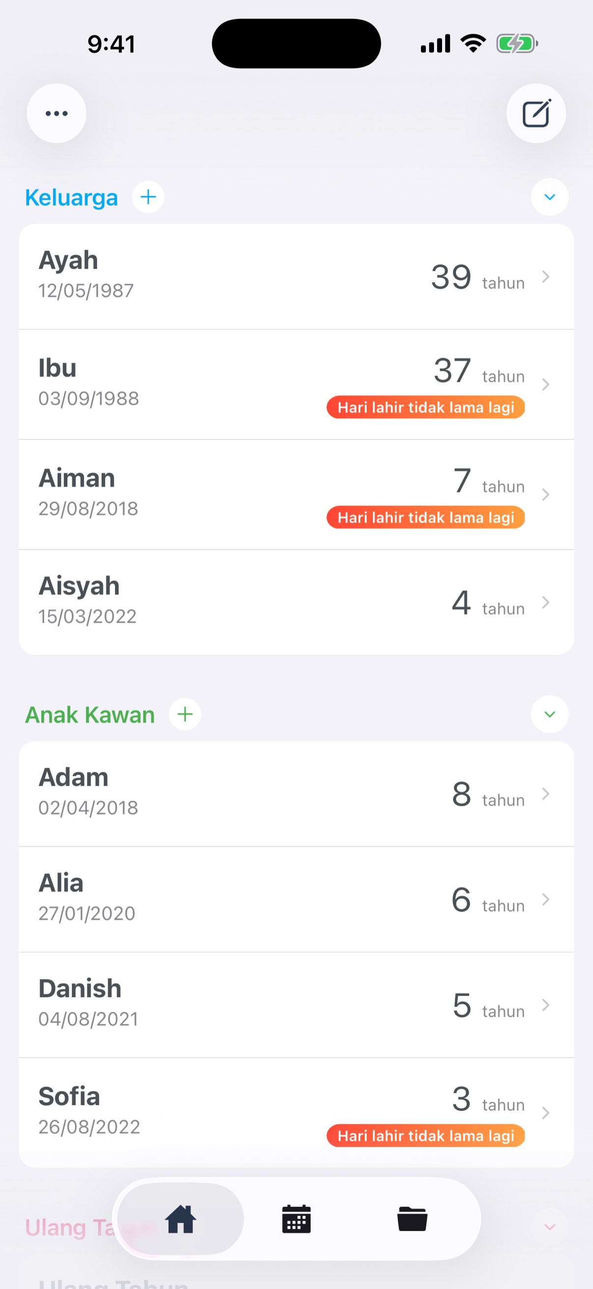 Skrin utama memaparkan hari lahir dan ulang tahun