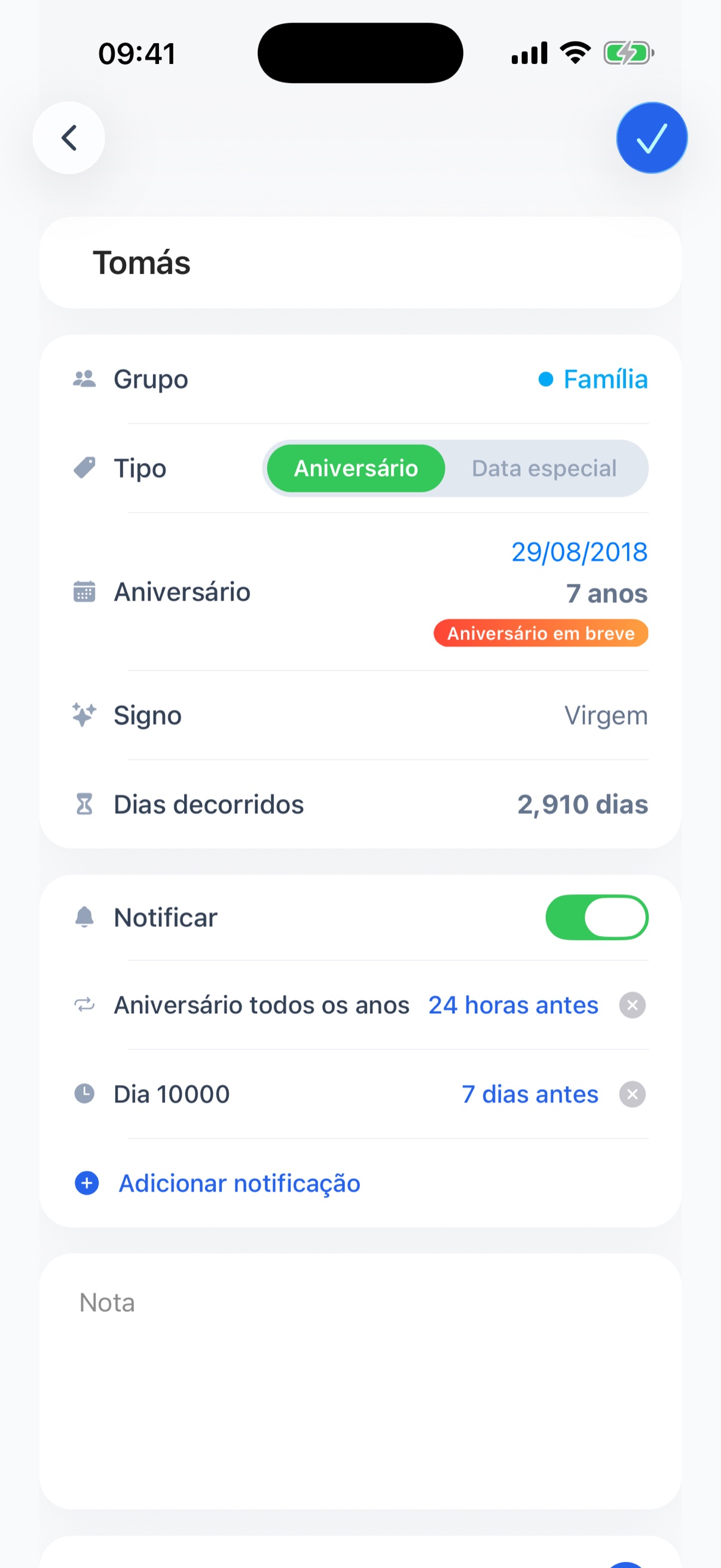 Ecrã de detalhe com idade, signo, zodíaco e dias decorridos